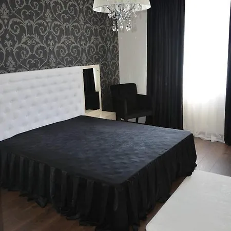 Amor, 5 Min Piazza Grande Apartmán *
